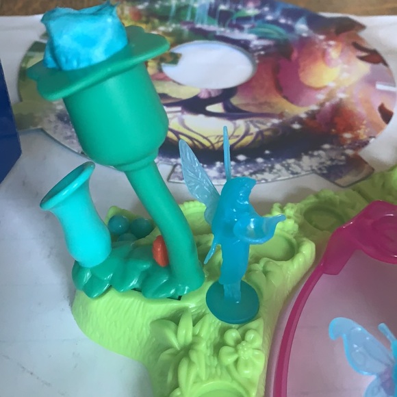 Ravensburger Disney Fairies Magical Flower Garden Game 5+ - Picture 9 of 16